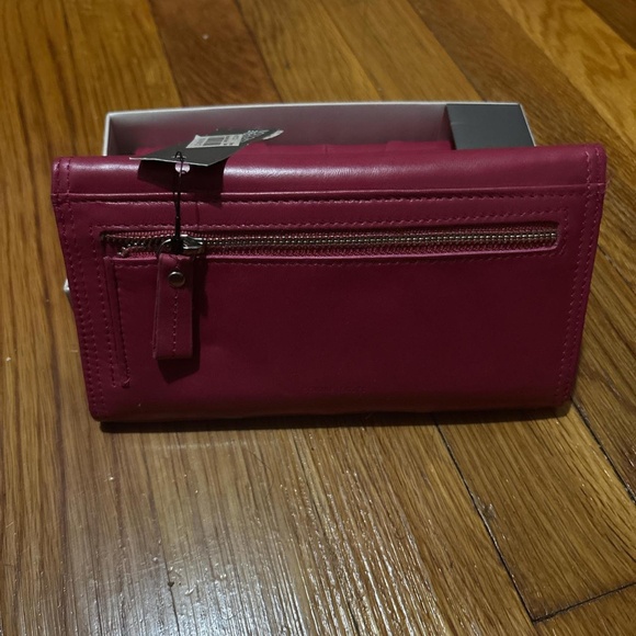 Pink Leather Kenneth Cole Reaction Clutch - Picture 2 of 3